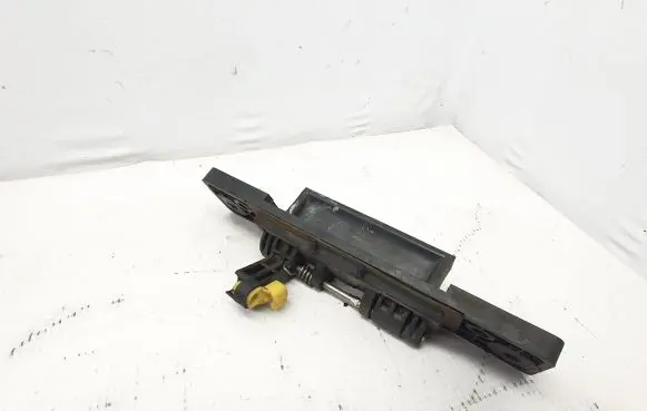 KIA Sorento Tailgate/boot open switch button 