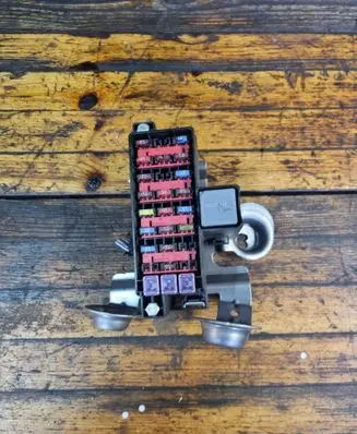Ford Fiesta Fuse module BA6T14A005 BA6T14A005APB