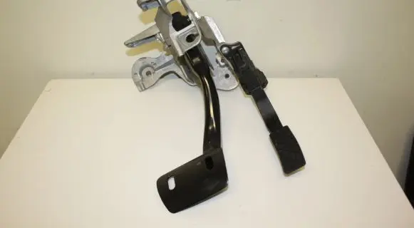 Audi Q7 4M Brake pedal bracket assembly 4M1723117B 8W1723523A