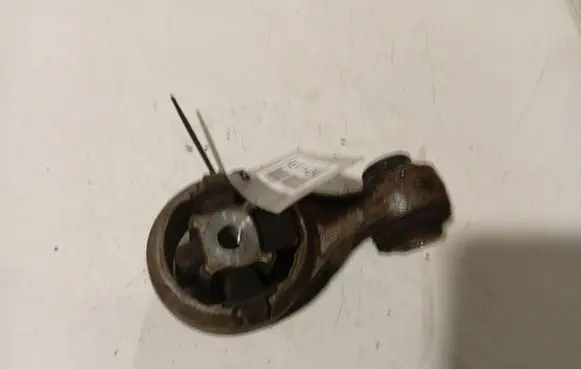 Nissan Qashqai Engine mount bracket 
