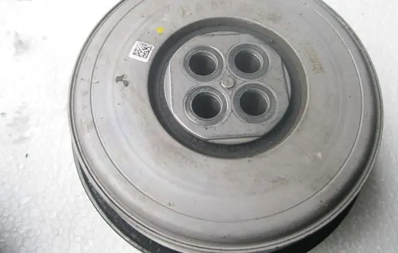 Mercedes-Benz ML W166 Crankshaft pulley a6510351012