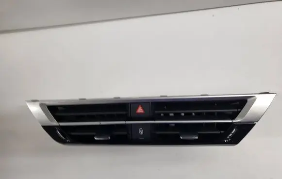 Citroen C4 III e-C4 Dash center air vent grill 9833772280