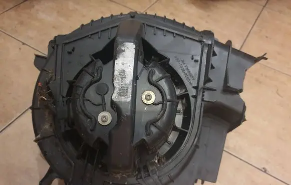 Citroen C4 I Heater fan/blower J84F666583V