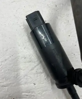 BMW 5 E60 E61 Headlight washer pump 97309702