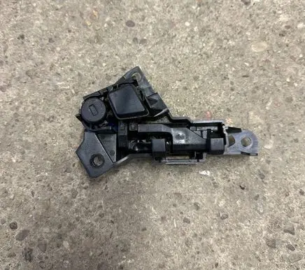 BMW 5 F10 F11 Glove box lock 03F1010017