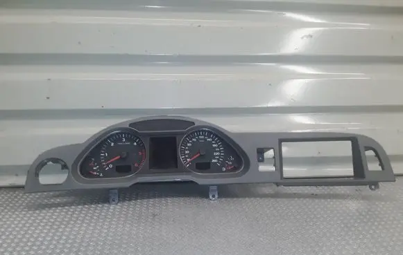 Audi A6 S6 C6 4F Speedometer (instrument cluster) 5550007301