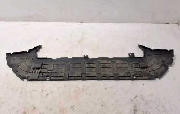 Volvo XC90 Engine splash shield/under tray 31404141