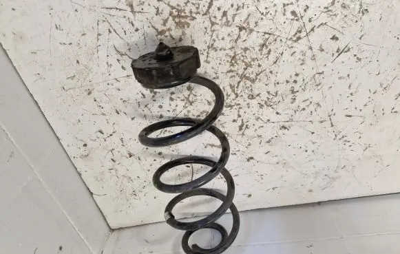 Porsche Macan (95B) Rear coil spring 95B511121F