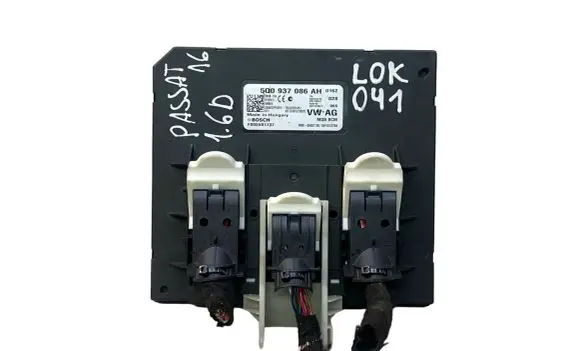 Volkswagen PASSAT B8 Comfort/convenience module 5Q0937086AH F005V01737