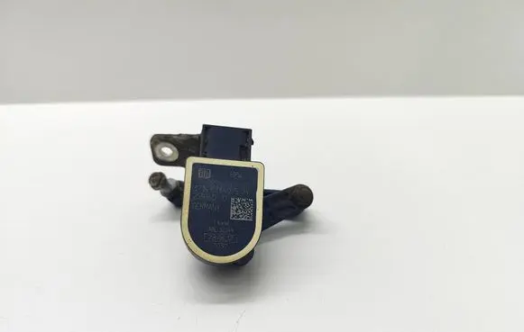 BMW 5 F10 F11 Rear air suspension level height sensor 6752797 675279702 37146752797