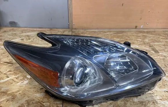 Toyota Prius (XW30) Headlight/headlamp KOTTO