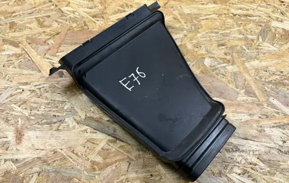 Maserati Levante Air intake duct part 670033069