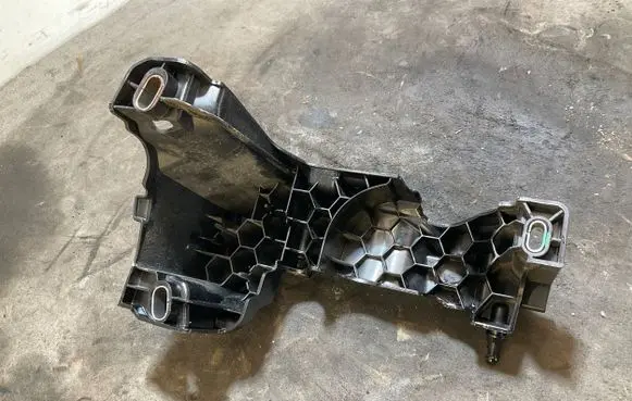 Other engine bay part