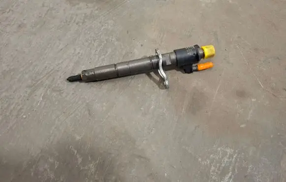 Fuel injector