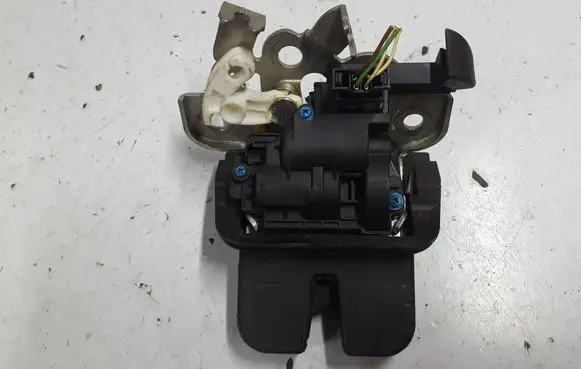 Audi A6 S6 C6 4F Tailgate/trunk/boot lock/catch/latch 