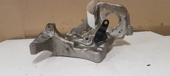 Volvo V60 Generator/alternator bracket 31480996
