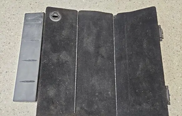 Chrysler Town u0026 Country V Trunk/boot floor carpet liner 05028624AC 19336 H114