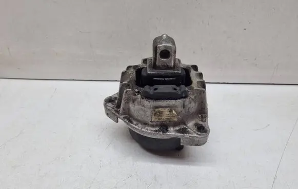 BMW 5 F10 F11 Engine mount bracket 6777381 22116777381