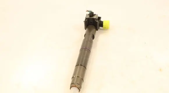 Hyundai i20 (PB PBT) Fuel injector EMBR00203D