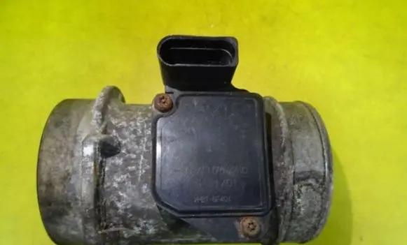 Audi A6 S6 C5 4B Mass air flow meter AFH70-25C 059906461D
