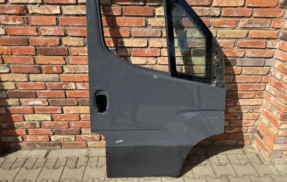 Iveco Daily 6th gen Front door