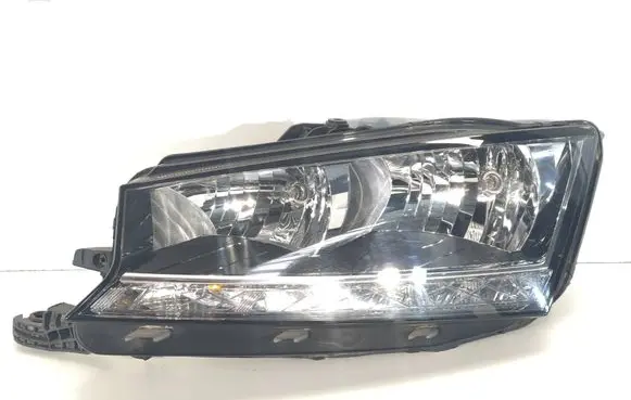 Skoda Fabia Mk3 (NJ) Headlight/headlamp 6V1941015D