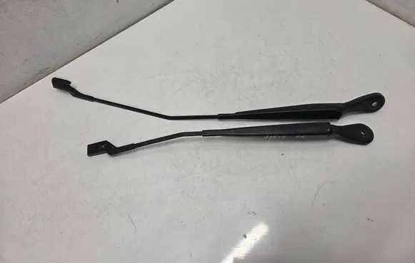 BMW 2 F45 Front wiper blade arm 15272310