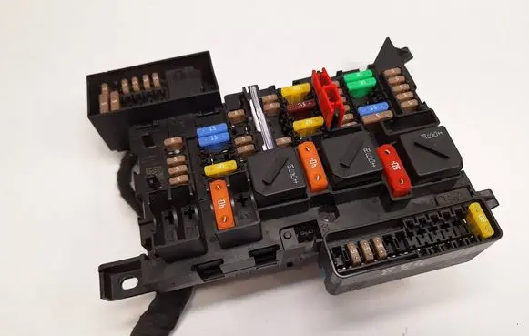 BMW i3 Fuse module 9360501 61149360501 61149270354