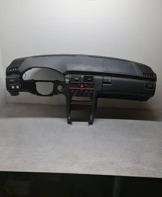 Mercedes-Benz E W210 Dashboard