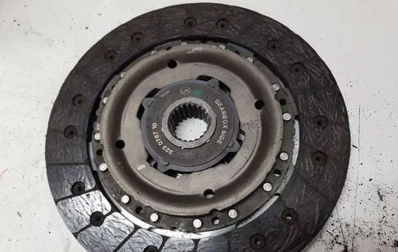 BMW 3 E90 E91 Clutch set kit 323078710 415055210