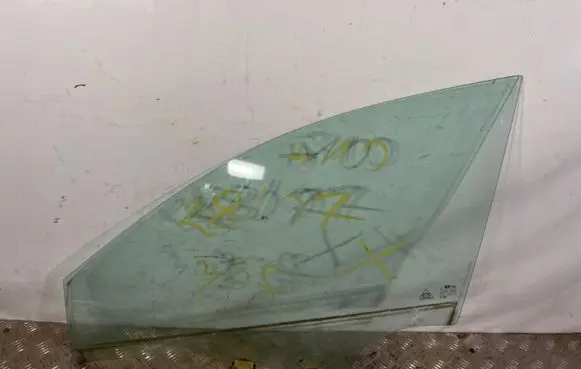 Hyundai Kona I Front door window glass four-door