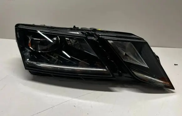 Skoda Octavia Mk3 (5E) Headlight/headlamp 5E1941016E LE15A6369 030110423207