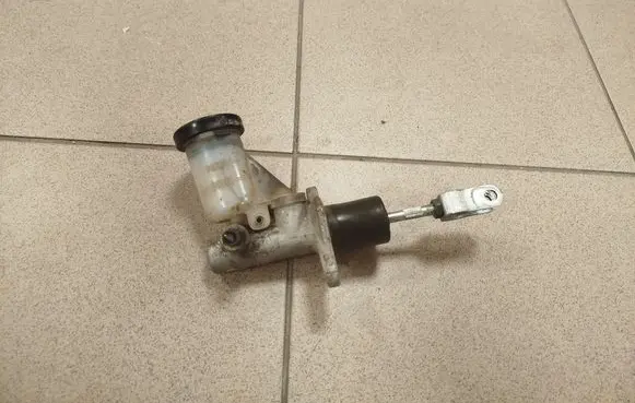 Nissan Terrano Clutch master cylinder 