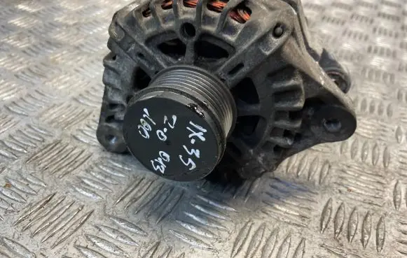 Hyundai ix35 Generator/alternator 373002F100 FG15S034 2606259