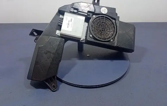 Audi A4 S4 B7 8E 8H Subwoofer speaker 8E9035382
