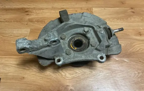 Volvo V70 Front wheel hub spindle knuckle 9461944