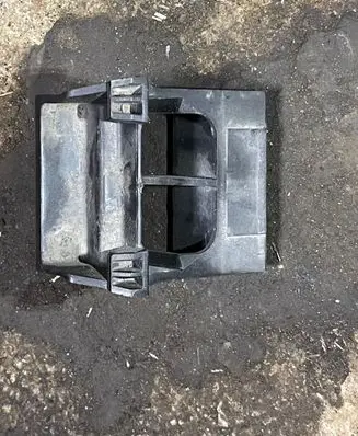 BMW 5 E60 E61 Radiator mount bracket 7542517 10808602