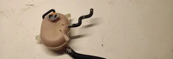 Hyundai i20 (BC3 BI3) Coolant expansion tank/reservoir 25430Q0300