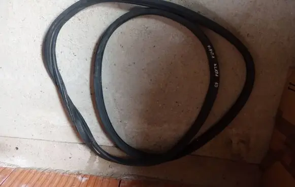 Ford Fiesta Seal rubber (tailgate) 