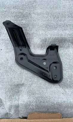 Audi Q2 - Fender mounting bracket 81A821135