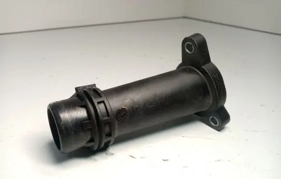 Coolant pipe/hose