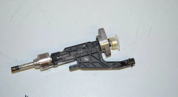 Fuel injector