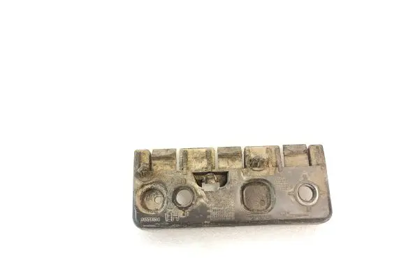 Volvo XC90 Fender mounting bracket 31378134