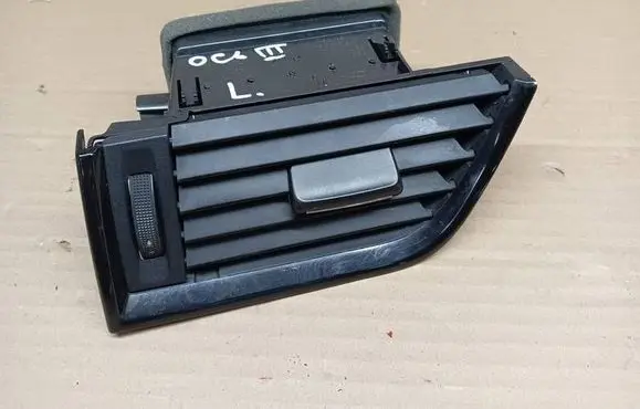 Skoda Octavia Mk3 (5E) Dashboard side air vent grill/cover trim 5E0819701D