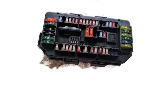 BMW 1 F20 F21 Fuse box set 9337879-01 838446