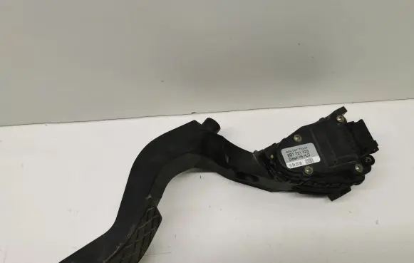 Audi A4 S4 B5 8D Accelerator throttle pedal 8D1721523