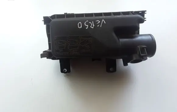 Toyota Verso-S Air filter box 47150