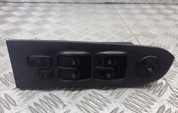 Hyundai Trajet Front door window switch trim 620W03030