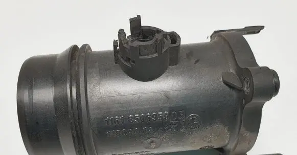 BMW 5 F10 F11 Mass air flow meter 8506359