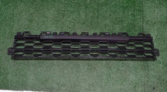Skoda Octavia Mk4 Front bumper lower grill 124041050100 5E3853677A